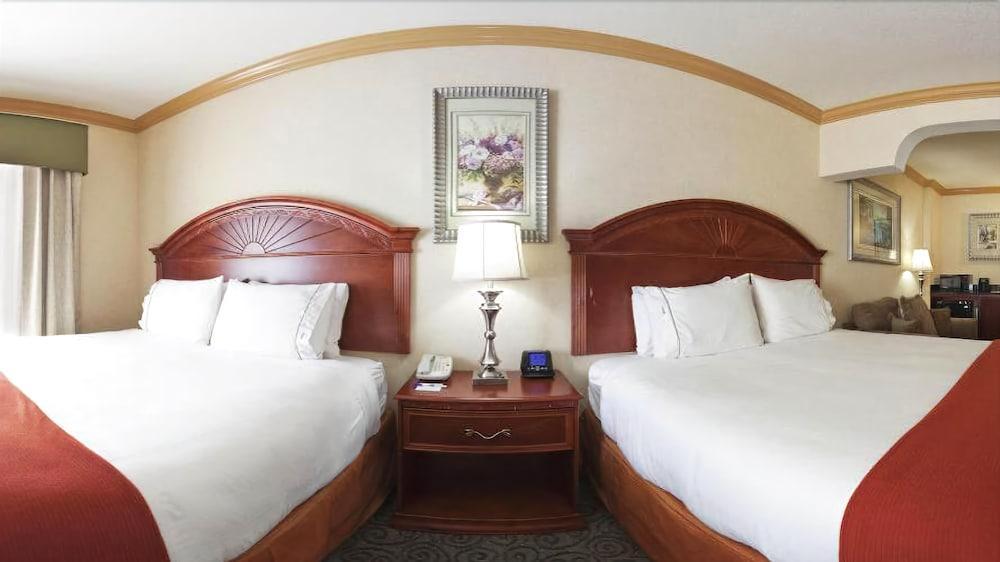 Holiday Inn Express & Suites Bakersfield Central Экстерьер фото