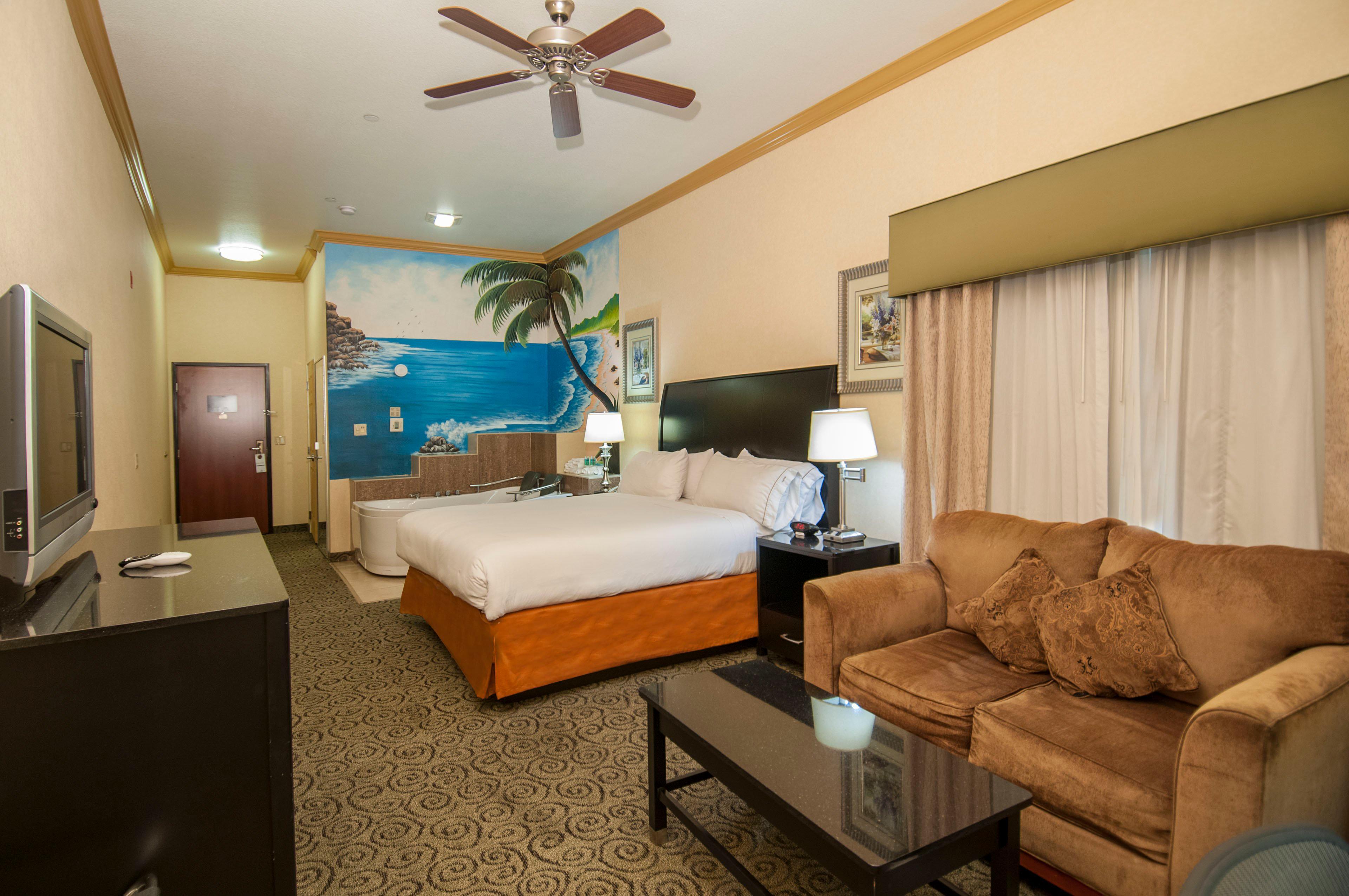 Holiday Inn Express & Suites Bakersfield Central By Ihg Экстерьер фото