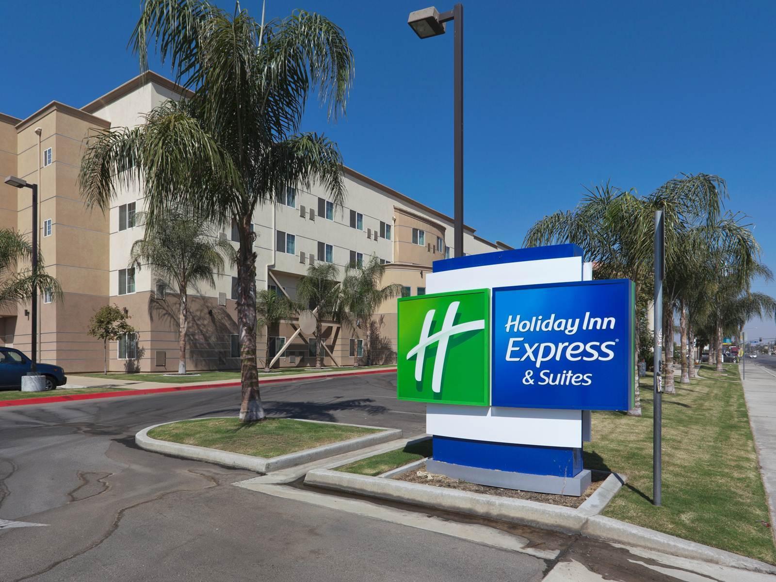 Holiday Inn Express & Suites Bakersfield Central Экстерьер фото