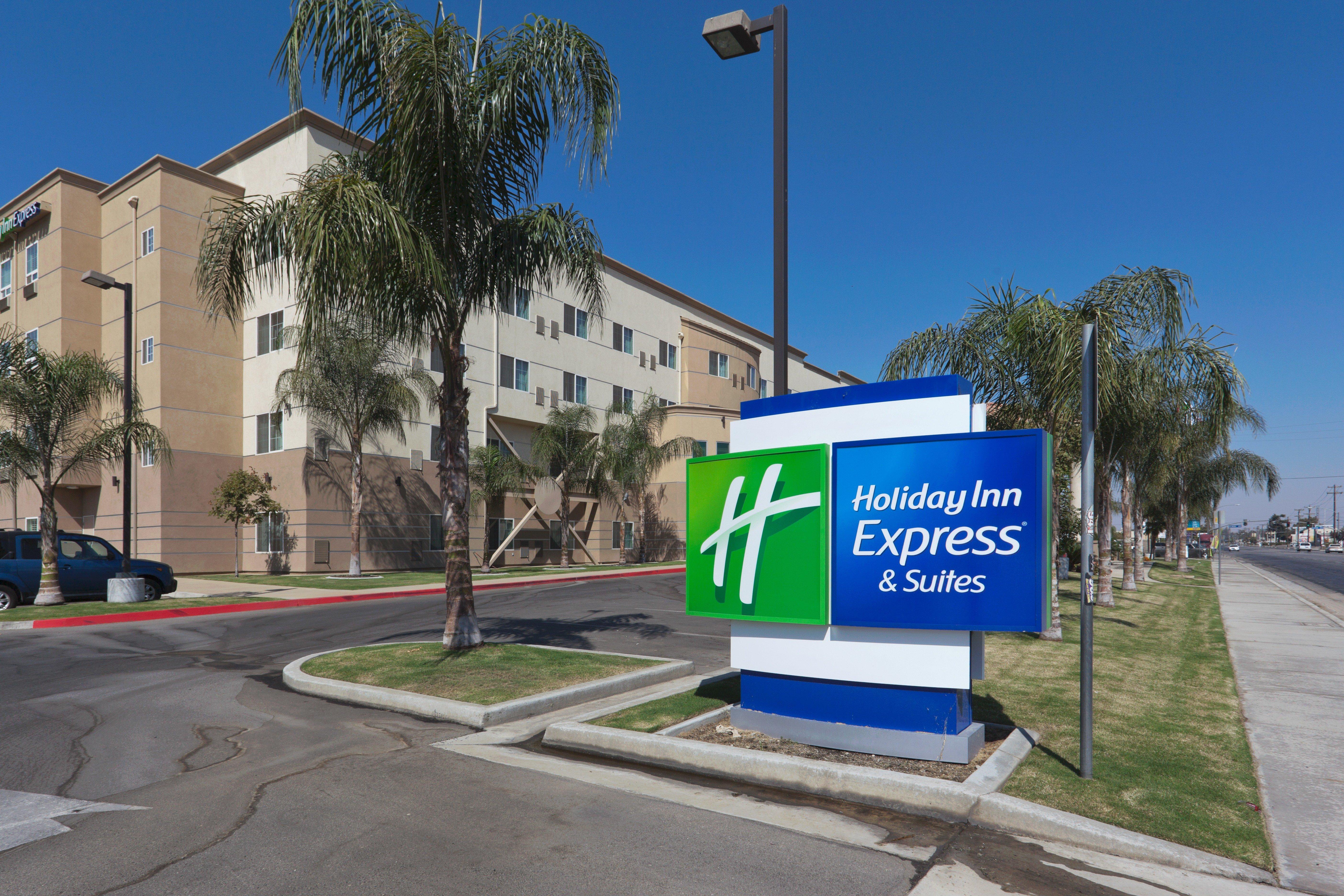 Holiday Inn Express & Suites Bakersfield Central By Ihg Экстерьер фото