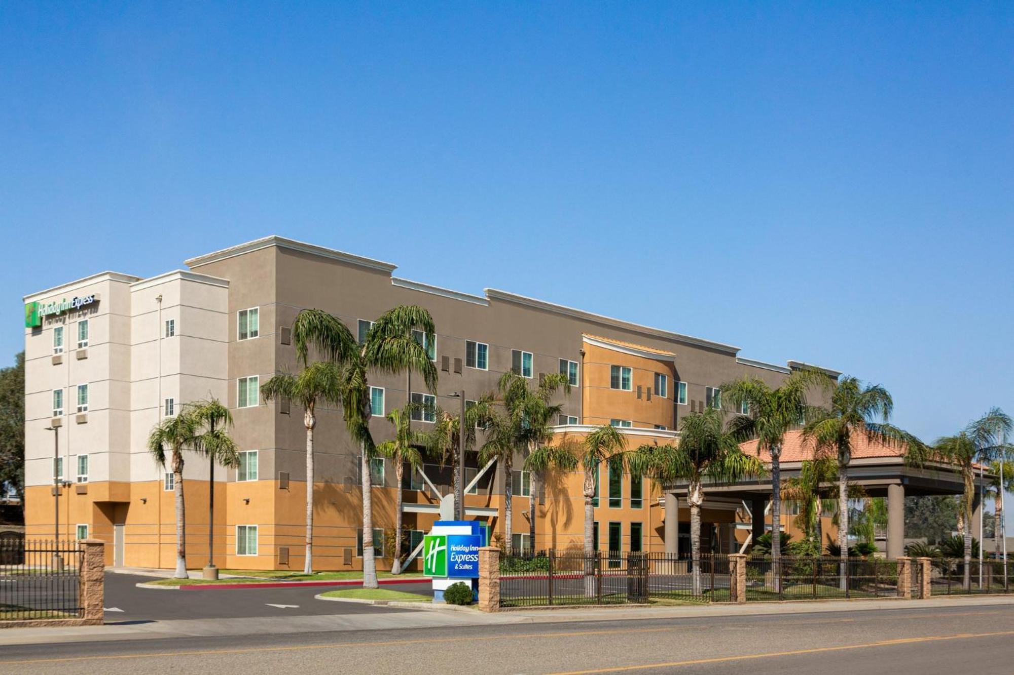 Holiday Inn Express & Suites Bakersfield Central By Ihg Экстерьер фото