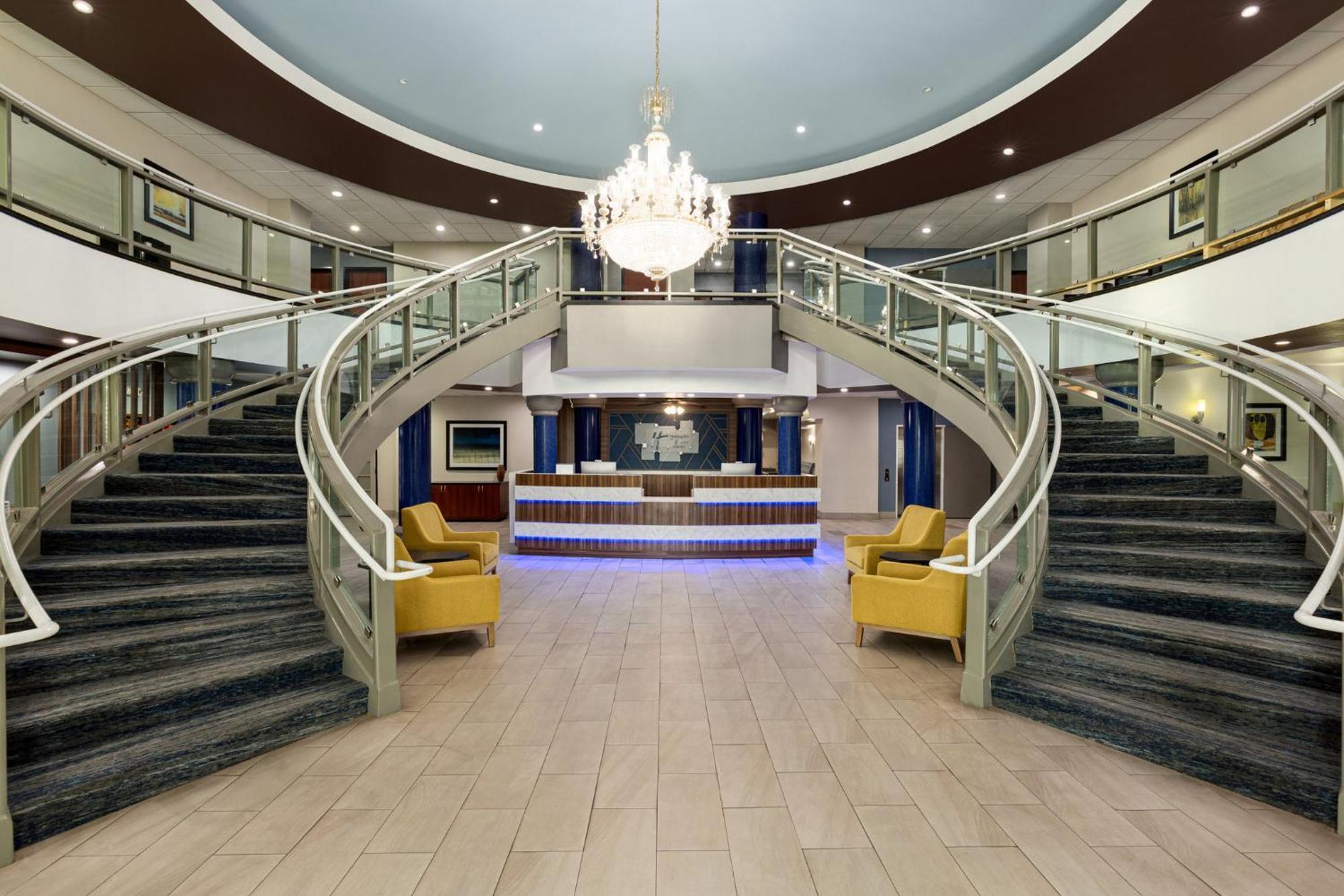Holiday Inn Express & Suites Bakersfield Central By Ihg Экстерьер фото