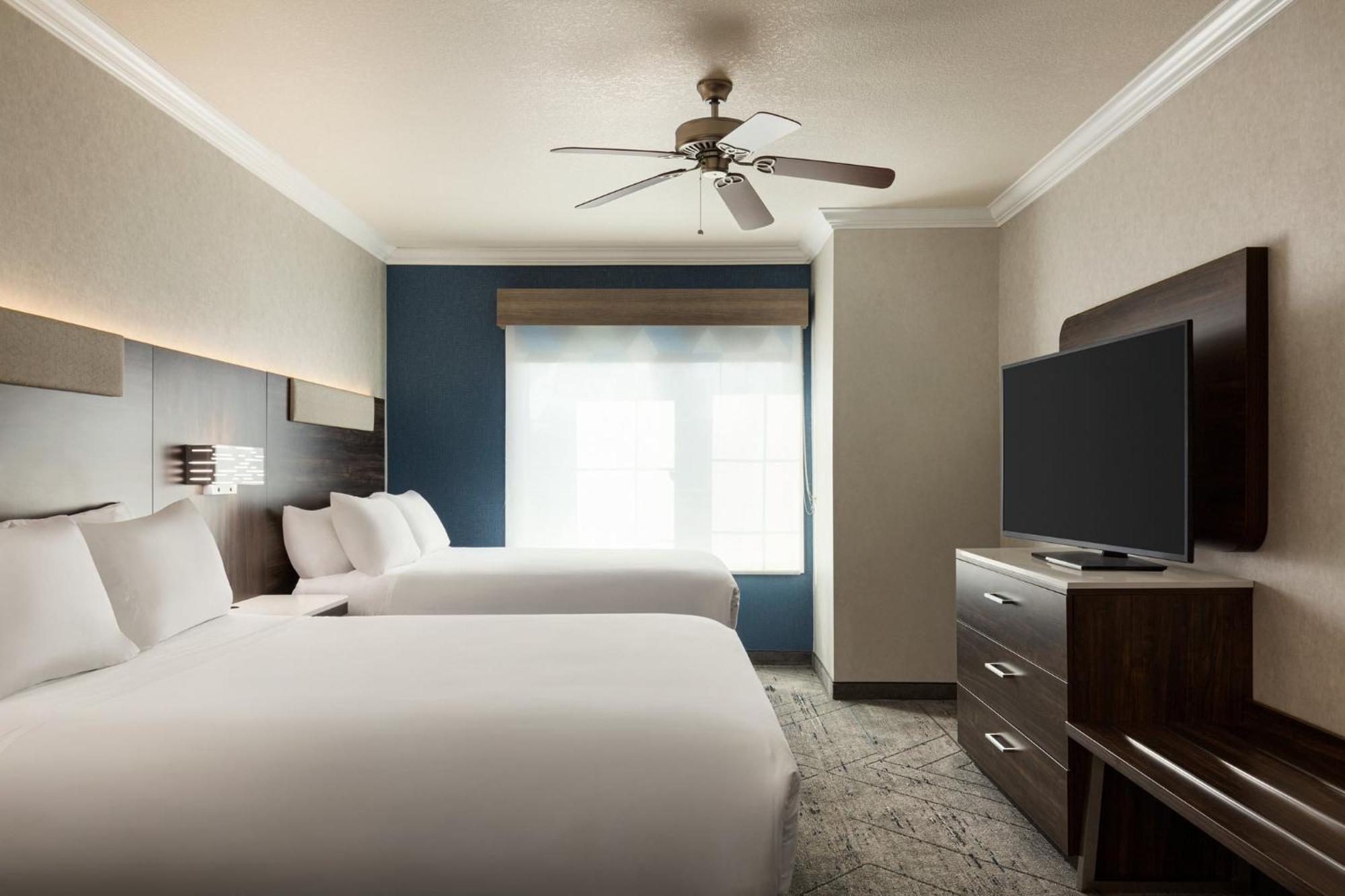 Holiday Inn Express & Suites Bakersfield Central By Ihg Экстерьер фото