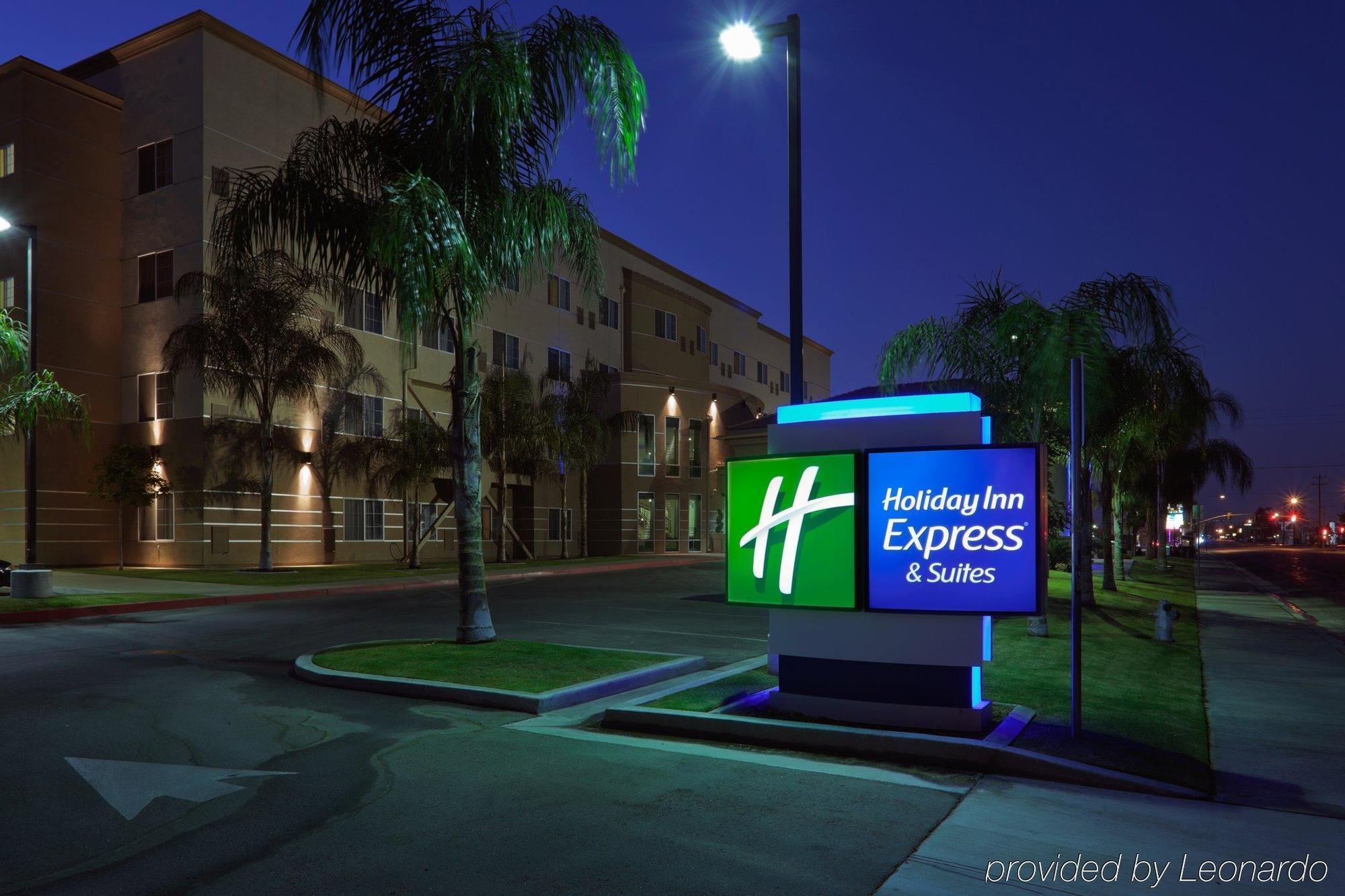 Holiday Inn Express & Suites Bakersfield Central By Ihg Экстерьер фото